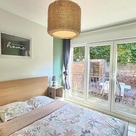 2 En Rdc Avec Terrasse 4 Personnes * ドゥエー